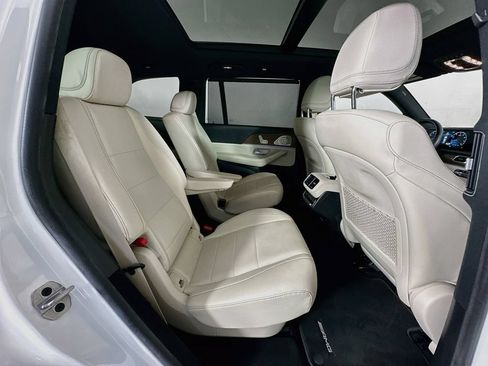 Used 2023 Mercedes-Benz GLS 450 4MATIC image 29