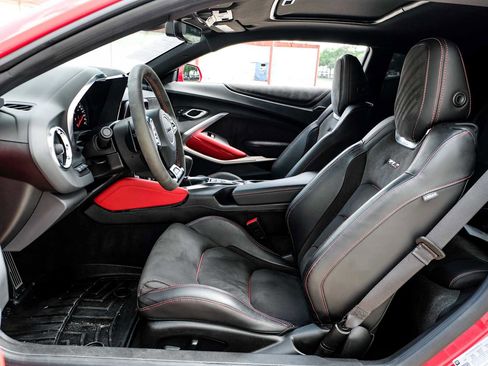Used 2022 Chevrolet Camaro ZL1 RWD image 4