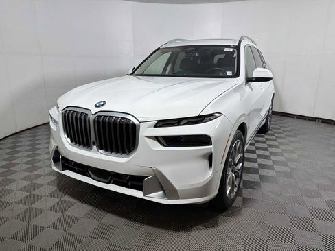 Used 2024 BMW X7 xDrive40i w/ Parking Assistance Package image 3