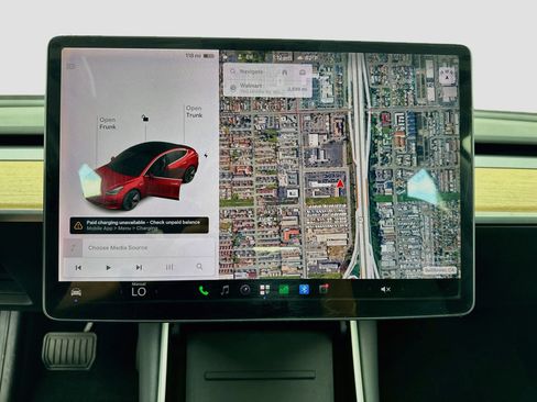 Used 2018 Tesla Model 3 Mid Range RWD image 9