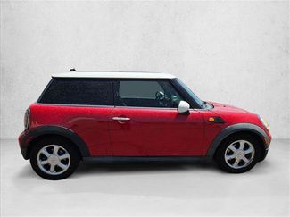 Used 2009 MINI Cooper Hardtop FWD video 3