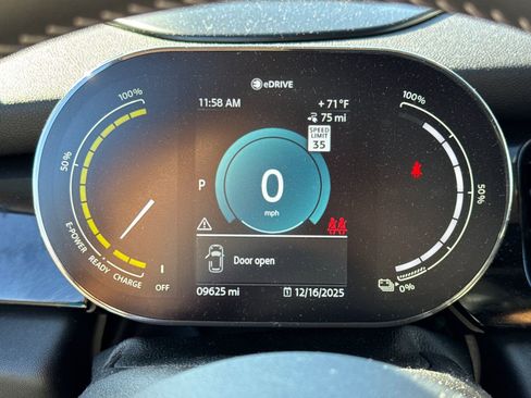 Used 2023 MINI Cooper SE image 5