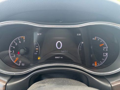 Used 2018 Jeep Grand Cherokee Limited AWD/4WD image 9