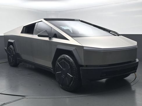Used 2024 Tesla Cybertruck Cyberbeast AWD/4WD image 2