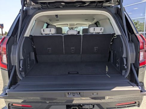 New 2026 Ford Expedition Active image 11