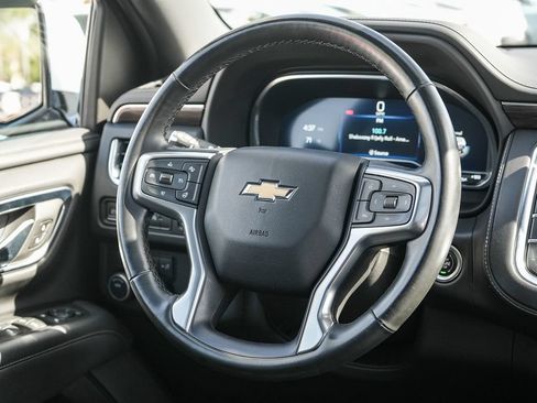 Used 2023 Chevrolet Suburban LT w/ Luxury Package RWD image 15