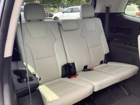 Used 2022 Kia Telluride EX w/ EX Premium Package FWD image 40