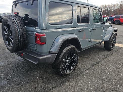 Used 2025 Jeep Wrangler Unlimited Sahara w/ Safety Group image 4