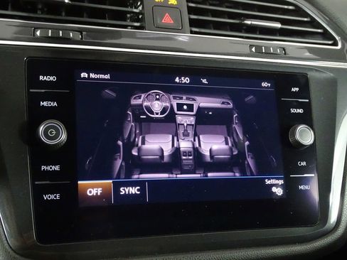 Used 2019 Volkswagen Tiguan SE image 34