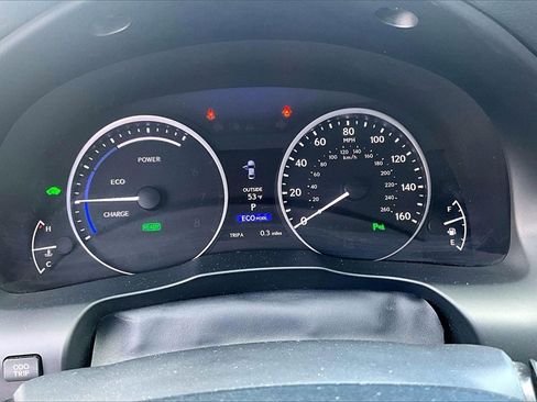 Used 2015 Lexus ES 300h image 9