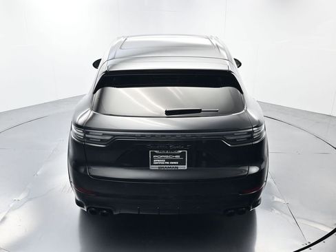 Certified 2022 Porsche Cayenne Turbo S AWD/4WD image 39