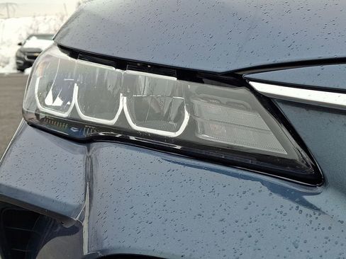 Used 2022 Toyota Avalon XLE w/ Moonroof Package image 8