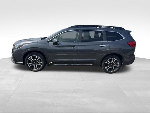 Used 2023 Subaru Ascent Touring AWD/4WD image 3