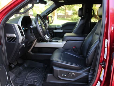 Used 2017 Ford F150 Lariat w/ Equipment Group 502A Luxury AWD/4WD image 8