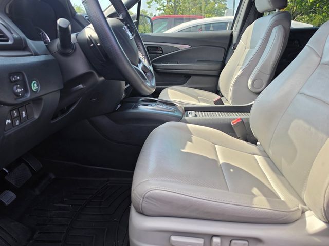 Used 2025 Honda Pilot Elite image 8