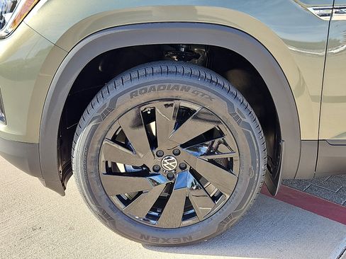 New 2026 Volkswagen Atlas Cross Sport SE image 5