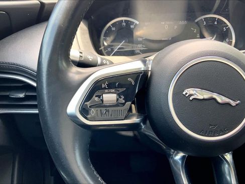 Used 2020 Jaguar XE S RWD image 23