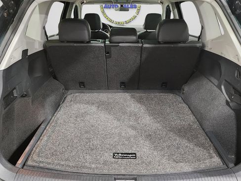 Used 2019 Volkswagen Tiguan SE w/ Panoramic Sunroof Package image 25
