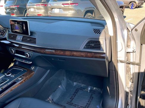 Used 2018 Audi Q5 2.0T Premium Plus w/ Premium Plus Package image 17