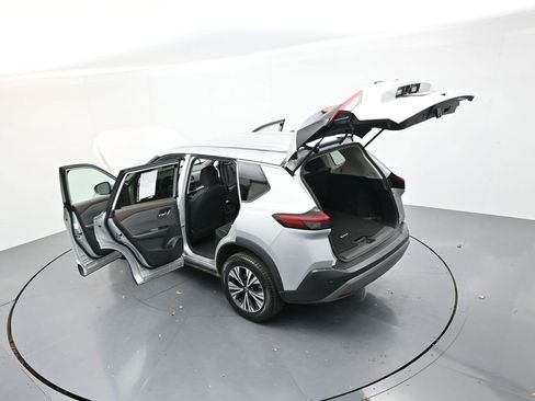 Used 2023 Nissan Rogue SV image 37