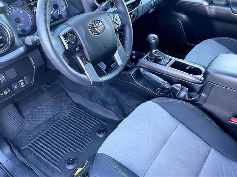 Used 2021 Toyota Tacoma TRD Off-Road w/ Technology Package image 14