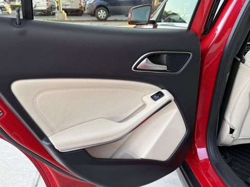 Used 2019 Mercedes-Benz GLA 250 image 24