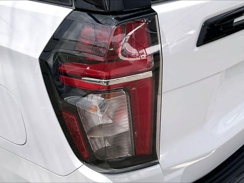 Used 2024 Chevrolet Tahoe Z71 w/ Z71 Off-Road Package AWD/4WD image 29