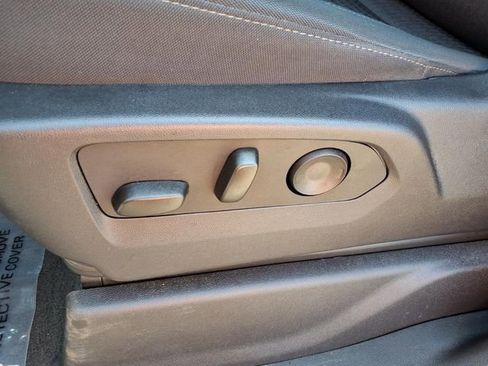 Used 2025 Chevrolet Silverado 2500 Custom w/ Custom Value Package AWD/4WD image 7