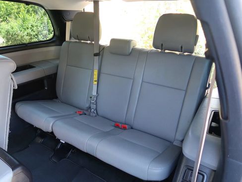 Used 2016 Toyota Sequoia Platinum RWD image 36
