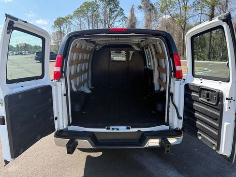Used 2023 GMC Savana 2500 w/ Driver Convenience Package image 8