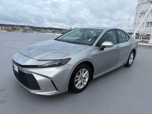 Used 2025 Toyota Camry LE FWD image 7