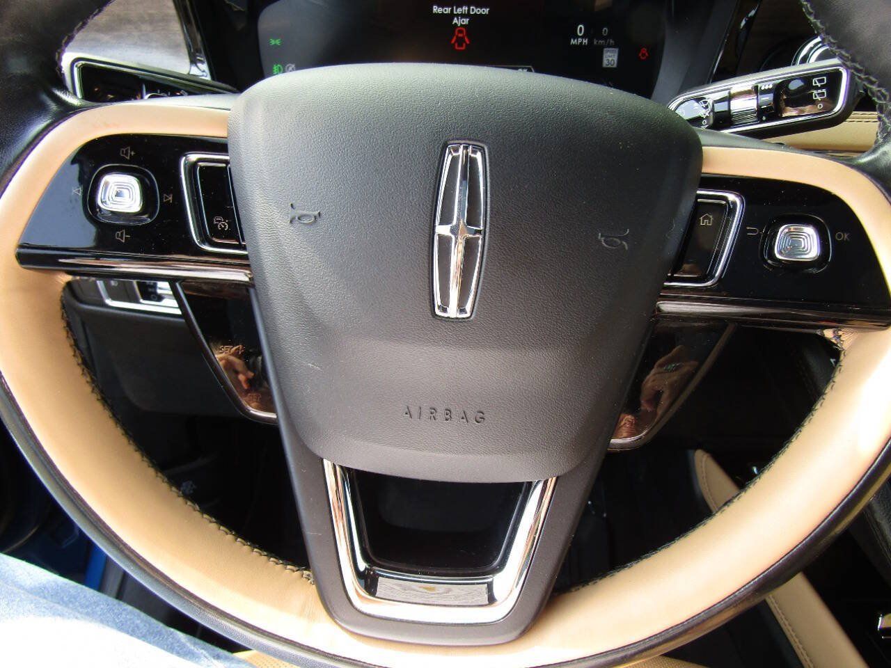 Used 2020 Lincoln Corsair Reserve w/ Equipment Group 201A AWD/4WD image 18