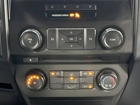 Used 2015 Ford F150 XL w/ Equipment Group 101A Mid AWD/4WD image 28