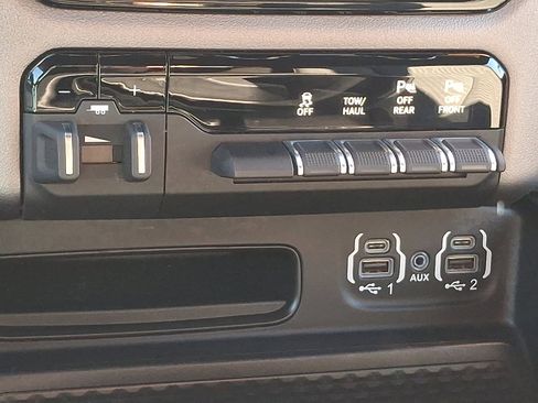 Certified 2022 RAM 1500 Big Horn image 23