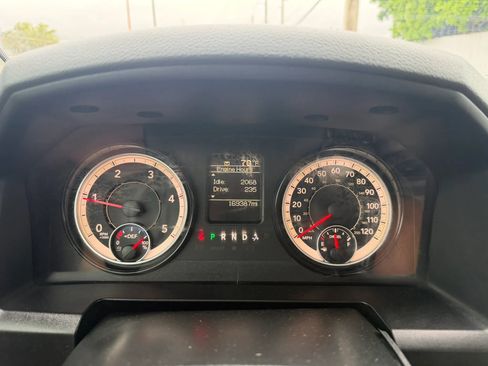 Used 2018 RAM 3500 Tradesman w/ Popular Equipment Group image 18