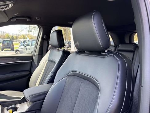 New 2026 Jeep Grand Cherokee Altitude AWD/4WD image 14