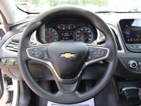 Used 2023 Chevrolet Malibu LT FWD image 17