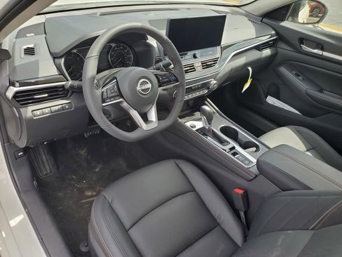 New 2026 Nissan Altima 2.5 SR FWD image 12