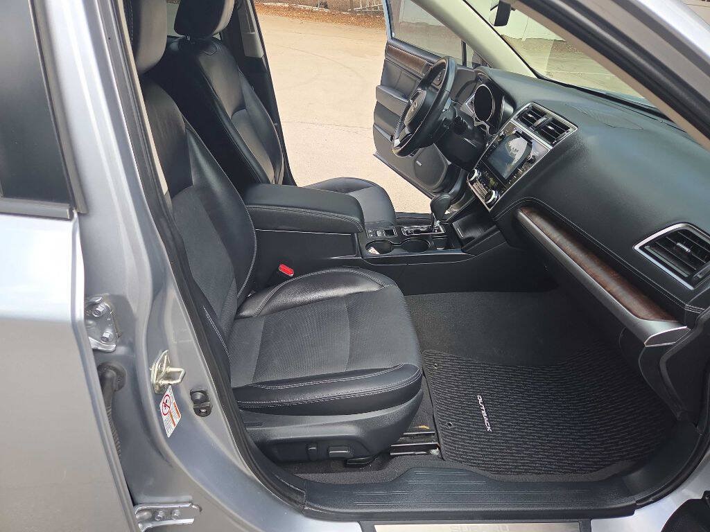 Used 2018 Subaru Outback 2.5i Limited AWD/4WD image 30