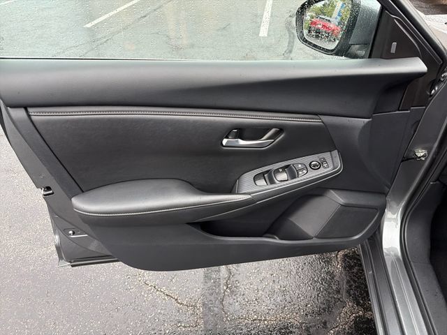 Used 2025 Nissan Sentra SV FWD image 10