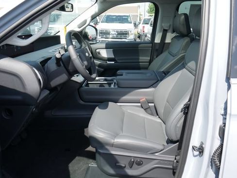 New 2026 Ford Expedition Active AWD/4WD image 2