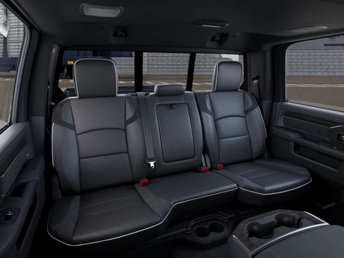 New 2026 RAM 2500 Laramie AWD/4WD image 15