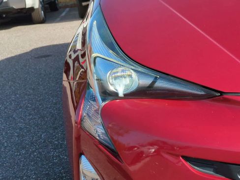 Certified 2018 Toyota Prius Four Touring FWD image 10