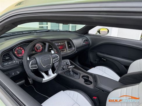 Used 2023 Dodge Challenger SRT Hellcat RWD image 2