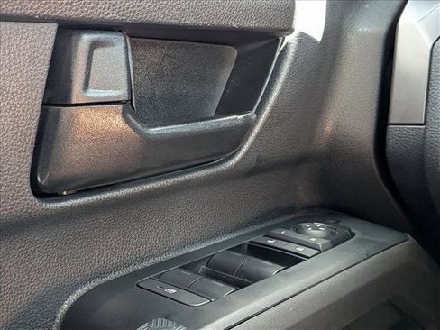 Used 2025 Toyota Tacoma SR5 RWD image 4