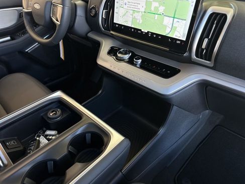 New 2026 Ford Expedition Active image 12