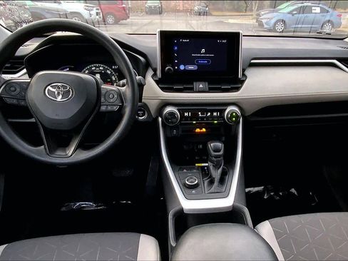 Used 2024 Toyota RAV4 XLE w/ Convenience Package image 15