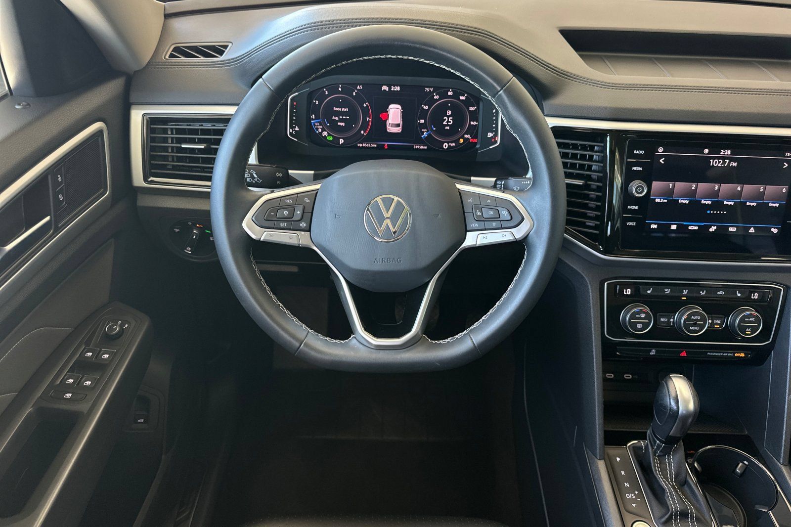 Used 2023 Volkswagen Atlas SE w/ Panoramic Sunroof Package FWD image 14