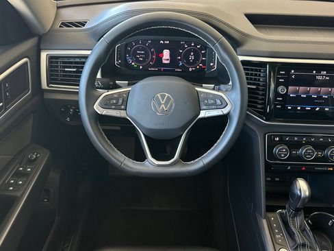 Used 2023 Volkswagen Atlas SE w/ Panoramic Sunroof Package FWD image 14