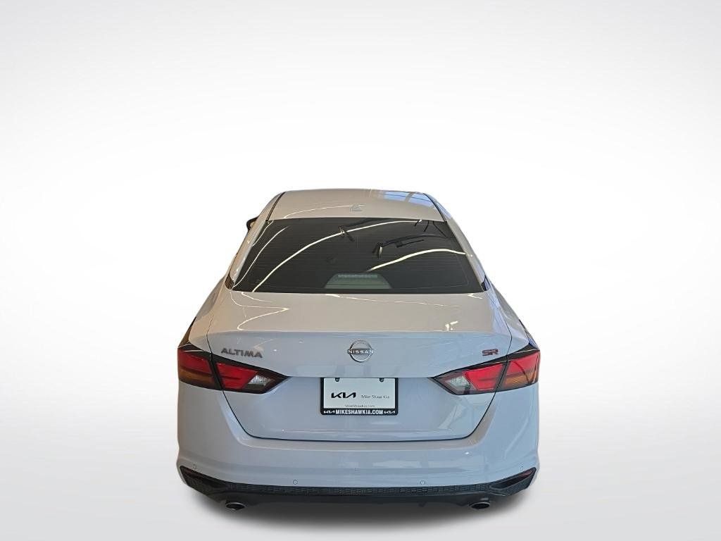 Used 2024 Nissan Altima 2.5 SR FWD image 14